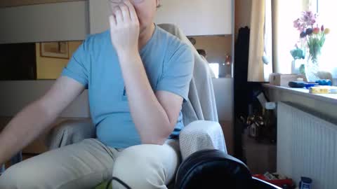 Snapshot of ach471 chatting on October 18, 2025, 6:37 am ach471 online show from October 18, 2025, 6:37 am