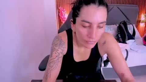 ada oconnor x   ..flaca..bella online show from December 2, 2024, 5:04 pm