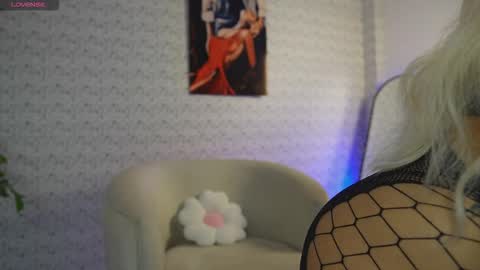 Snapshot of adablue25 chatting on November 4, 2025, 2:10 am Ada Blue online show from November 4, 2025, 2:10 am