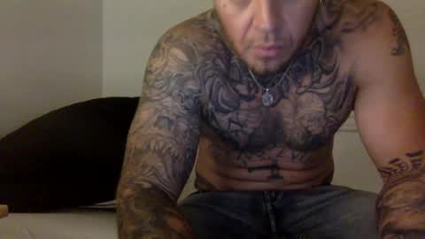 adam00515000 online show from June 18, 2026, 9:14 am