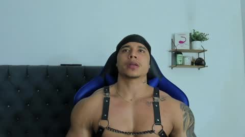 Snapshot of adam_boss chatting on April 1, 2026, 7:53 am adam boss online show from April 1, 2026, 7:53 am