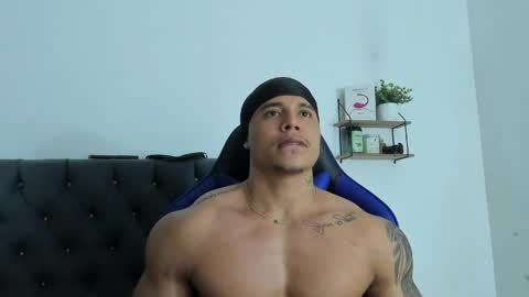 Snapshot of adam_boss chatting on April 9, 2026, 9:42 pm adam boss online show from April 9, 2026, 9:42 pm