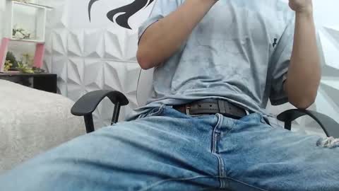 adam_evehotroom online show from February 18, 2025, 8:47 pm