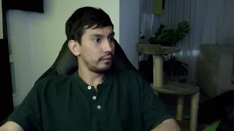 adam_evehotroom online show from October 22, 2025, 2:34 am