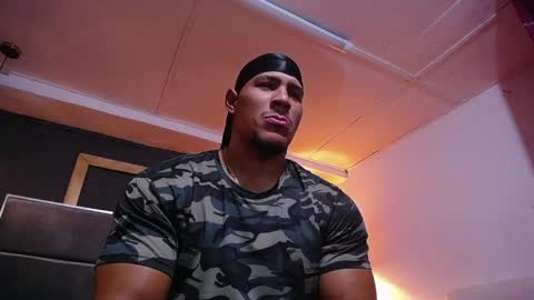adam_fit19cm online show from April 22, 2026, 1:56 pm