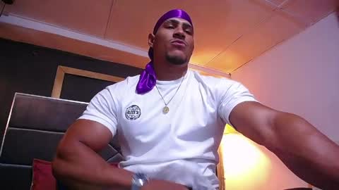 adam_fit19cm online show from May 1, 2026, 1:32 am