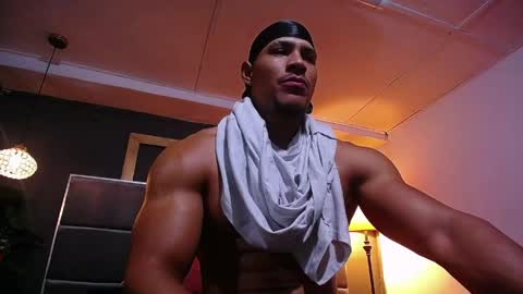 adam_fit19cm online show from May 5, 2026, 1:52 pm