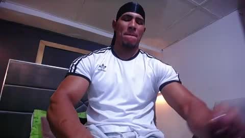 adam_fit19cm online show from May 29, 2026, 1:36 am