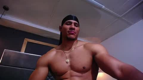 adam_fit19cm online show from May 30, 2026, 5:54 pm