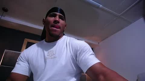 Snapshot of adam_fit19cm chatting on June 4, 2026, 2:12 pm adam_fit19cm online show from June 4, 2026, 2:12 pm