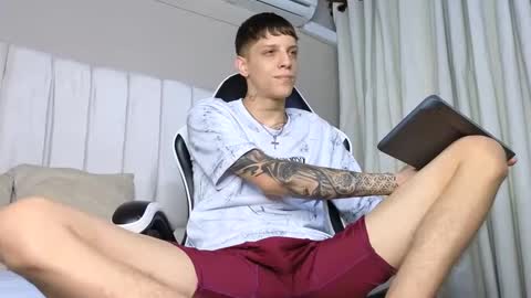 Snapshot of adam_hard_ chatting on September 11, 2025, 8:42 pm Adam online show from September 11, 2025, 8:42 pm