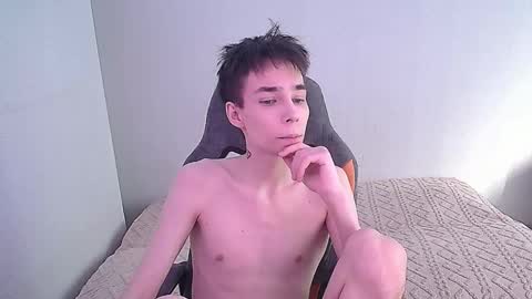 Snapshot of adam_kpoy chatting on October 10, 2025, 7:51 am adam kpoy online show from October 10, 2025, 7:51 am
