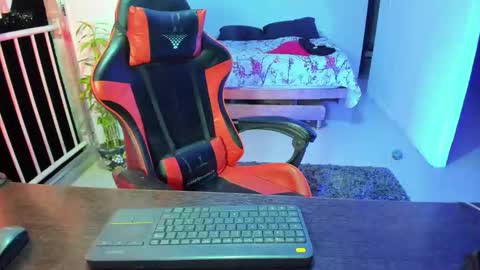 Adam Valencia online show from October 3, 2025, 2:08 am