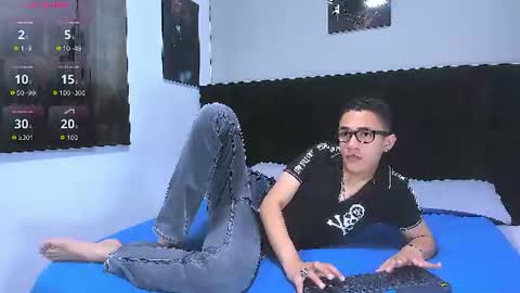 adam_walker_1 online show from July 17, 2026, 3:39 pm