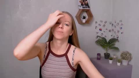 Snapshot of adamais_ chatting on September 24, 2025, 4:27 am adamais_ online show from September 24, 2025, 4:27 am