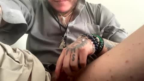 adamgelz online show from November 2, 2025, 4:42 pm