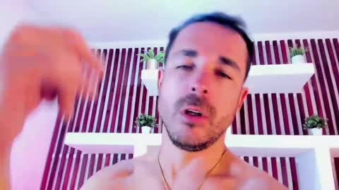 Im Adams Sanz online show from May 7, 2026, 7:52 pm
