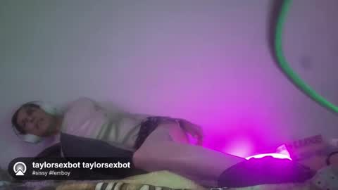 TaylorSexbot online show from May 14, 2026, 11:50 am