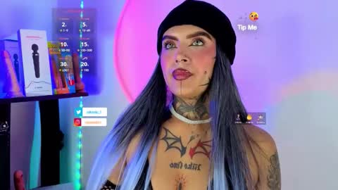 adamsniki online show from September 17, 2025, 2:35 am