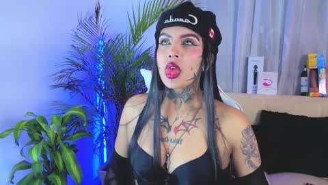 adamsniki online show from September 30, 2025, 2:38 am