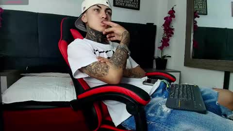 AdamsWalkerr  online show from February 16, 2026, 12:34 pm