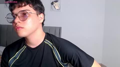 Snapshot of adan___tyler chatting on October 10, 2025, 1:04 am adan___tyler online show from October 10, 2025, 1:04 am