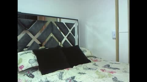 eva online show from November 8, 2025, 1:00 pm