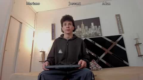 Snapshot of adan_oriol chatting on November 9, 2025, 4:00 am Adan Oriol online show from November 9, 2025, 4:00 am