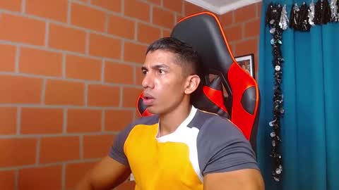 Snapshot of adan_sin1 chatting on December 5, 2024, 6:44 pm Adan Sin online show from December 5, 2024, 6:44 pm