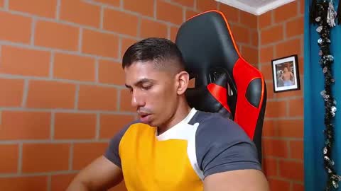 Snapshot of adan_sin1 chatting on December 24, 2024, 8:05 pm Adan Sin online show from December 24, 2024, 8:05 pm