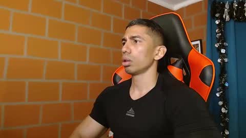 Snapshot of adan_sin1 chatting on January 10, 2025, 3:58 pm Adan Sin online show from January 10, 2025, 3:58 pm