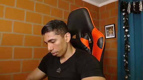 Snapshot of adan_sin1 chatting on January 23, 2025, 7:07 pm Adan Sin online show from January 23, 2025, 7:07 pm