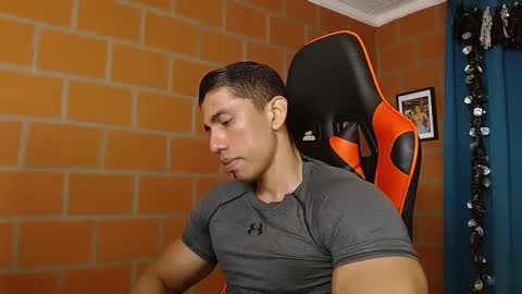 Snapshot of adan_sin1 chatting on January 25, 2025, 5:19 pm Adan Sin online show from January 25, 2025, 5:19 pm
