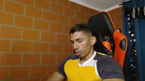 Snapshot of adan_sin1 chatting on January 28, 2025, 6:49 pm Adan Sin online show from January 28, 2025, 6:49 pm