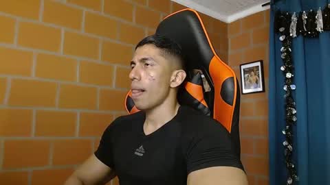 Snapshot of adan_sin1 chatting on February 17, 2025, 7:10 pm Adan Sin online show from February 17, 2025, 7:10 pm