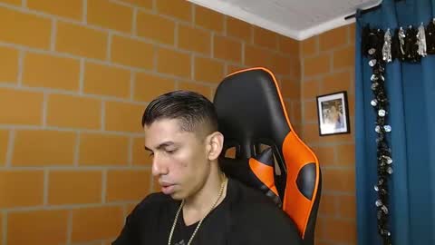 Snapshot of adan_sin1 chatting on February 21, 2025, 6:59 pm Adan Sin online show from February 21, 2025, 6:59 pm