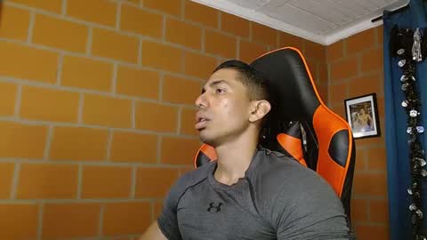 Snapshot of adan_sin1 chatting on February 24, 2025, 6:04 pm Adan Sin online show from February 24, 2025, 6:04 pm