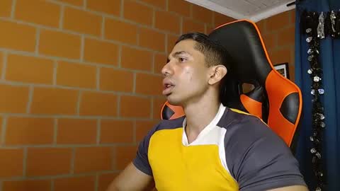 Snapshot of adan_sin1 chatting on February 27, 2025, 2:54 pm Adan Sin online show from February 27, 2025, 2:54 pm