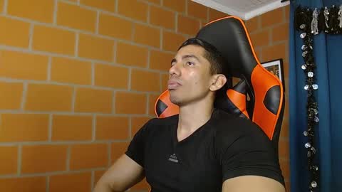 Snapshot of adan_sin1 chatting on March 4, 2025, 3:48 pm Adan Sin online show from March 4, 2025, 3:48 pm