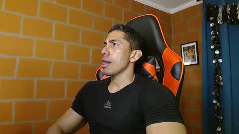 Snapshot of adan_sin1 chatting on March 4, 2025, 8:05 pm Adan Sin online show from March 4, 2025, 8:05 pm