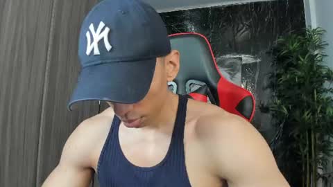 Snapshot of adan_sin1 chatting on June 18, 2026, 3:05 pm Adan Sin online show from June 18, 2026, 3:05 pm