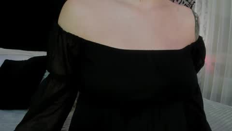 Snapshot of adeelinee chatting on September 26, 2025, 7:51 pm Ade  online show from September 26, 2025, 7:51 pm