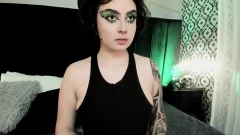 Snapshot of adeelinee chatting on October 21, 2025, 8:09 pm Ade  online show from October 21, 2025, 8:09 pm