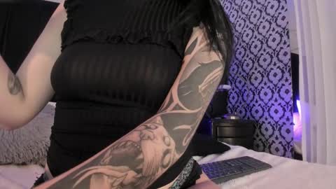 Ade  online show from November 26, 2025, 7:59 pm