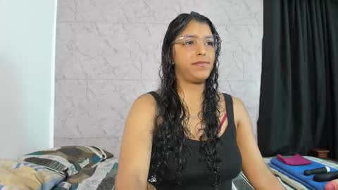 Snapshot of adelaandsharick chatting on October 13, 2025, 2:28 pm adelaandsharick online show from October 13, 2025, 2:28 pm