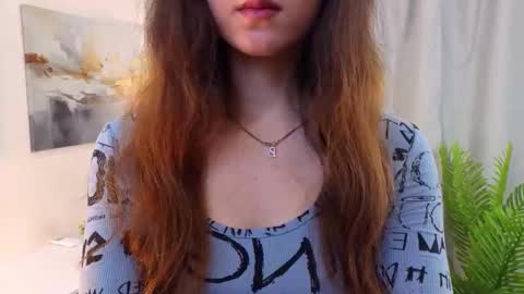 Snapshot of adelaidasaverchenko chatting on February 18, 2026, 4:19 am Holly online show from February 18, 2026, 4:19 am