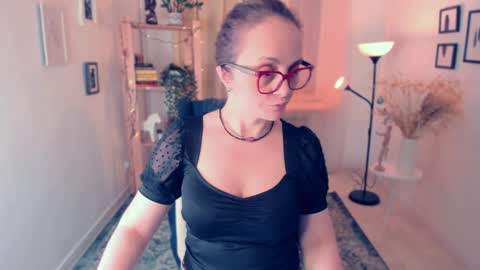 Snapshot of adelaiderosabel chatting on January 2, 2025, 3:05 am Adelaide online show from January 2, 2025, 3:05 am
