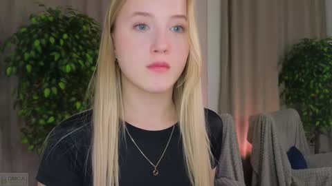 Snapshot of adele_armas chatting on December 9, 2024, 12:23 am Adele online show from December 9, 2024, 12:23 am