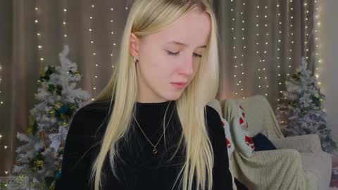 Snapshot of adele_armas chatting on January 8, 2025, 9:44 pm Adele online show from January 8, 2025, 9:44 pm