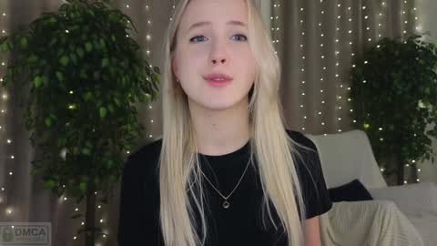 Snapshot of adele_armas chatting on February 2, 2025, 12:30 am Adele online show from February 2, 2025, 12:30 am